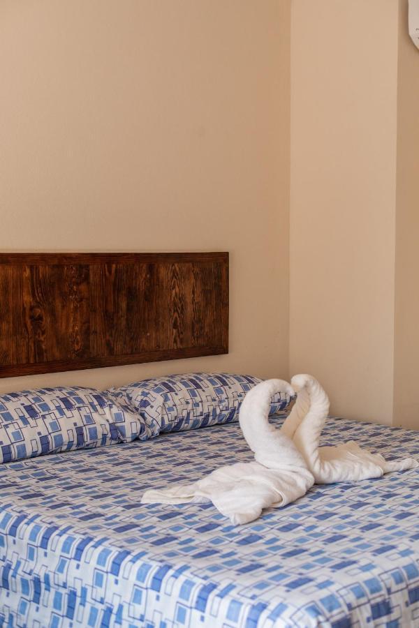 Deluxe Room (1 adult + 1 child)
