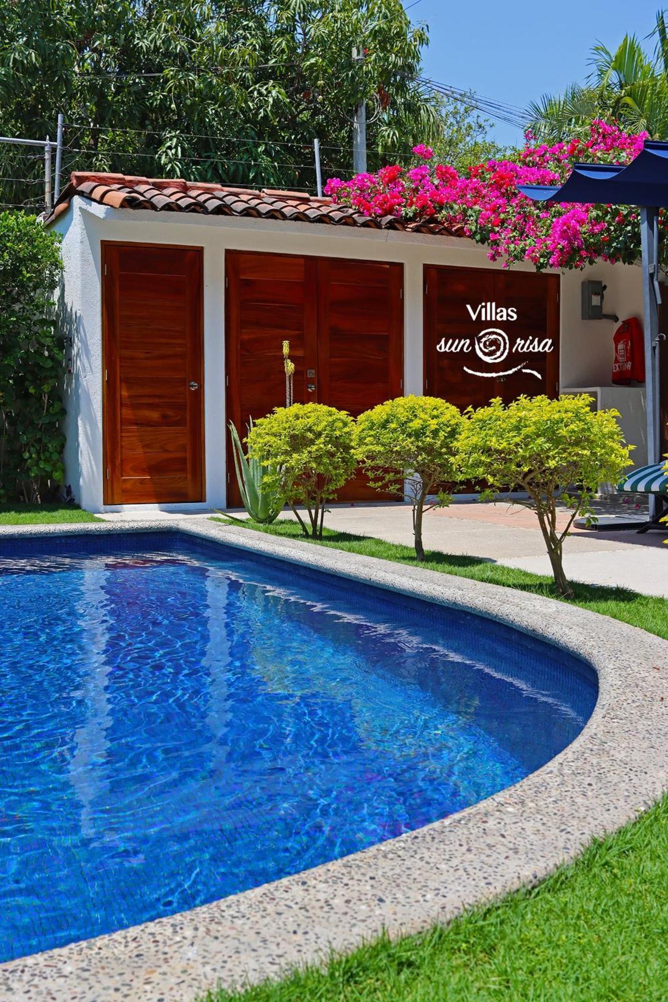 Bungalow Garden View