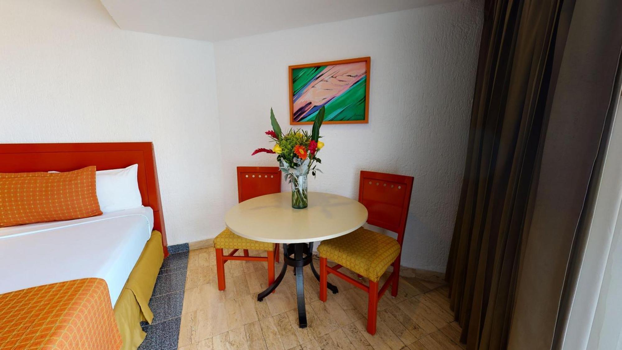 Deluxe Nature View Great Room Families