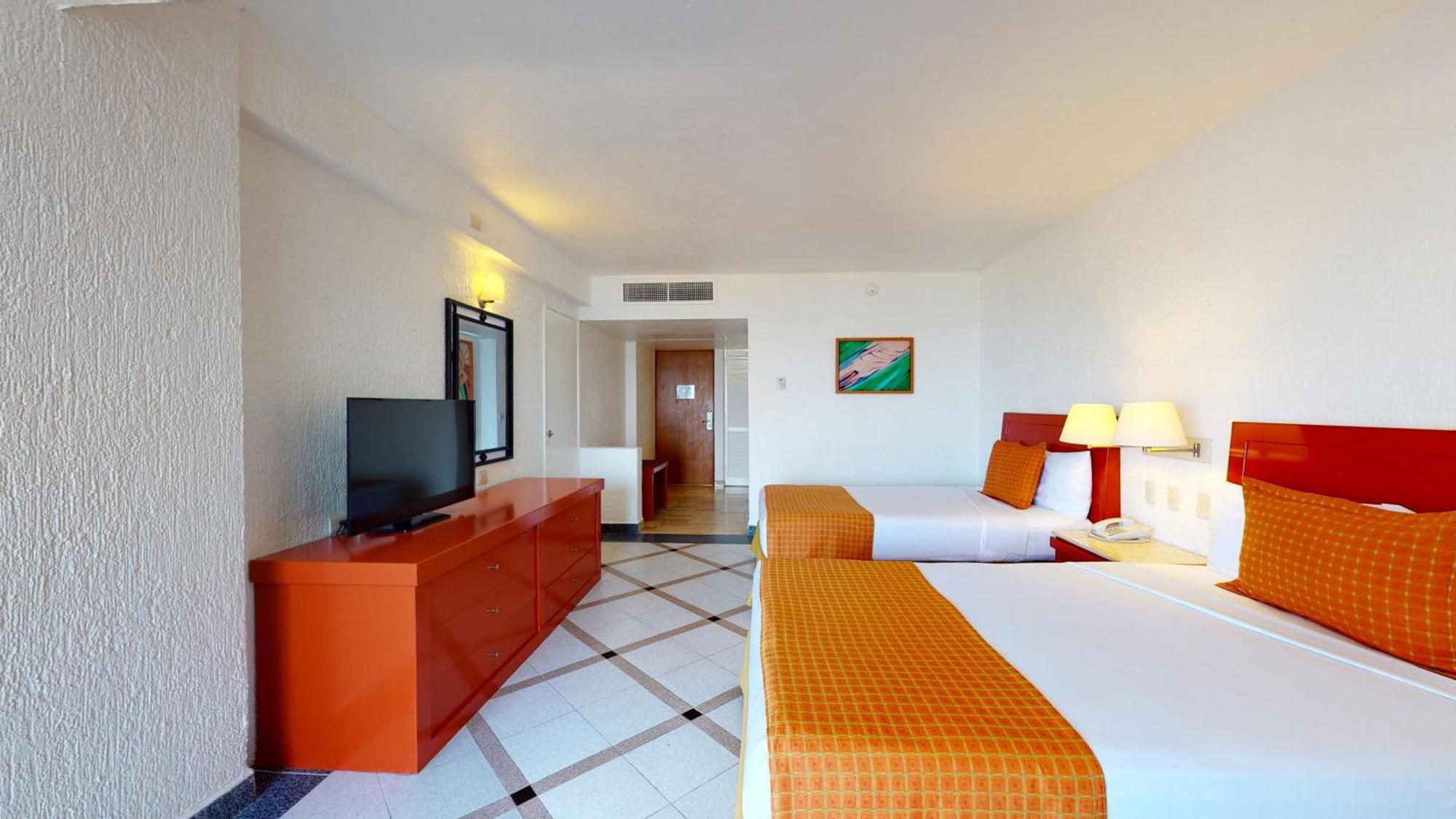 Deluxe Nature View Great Room Families