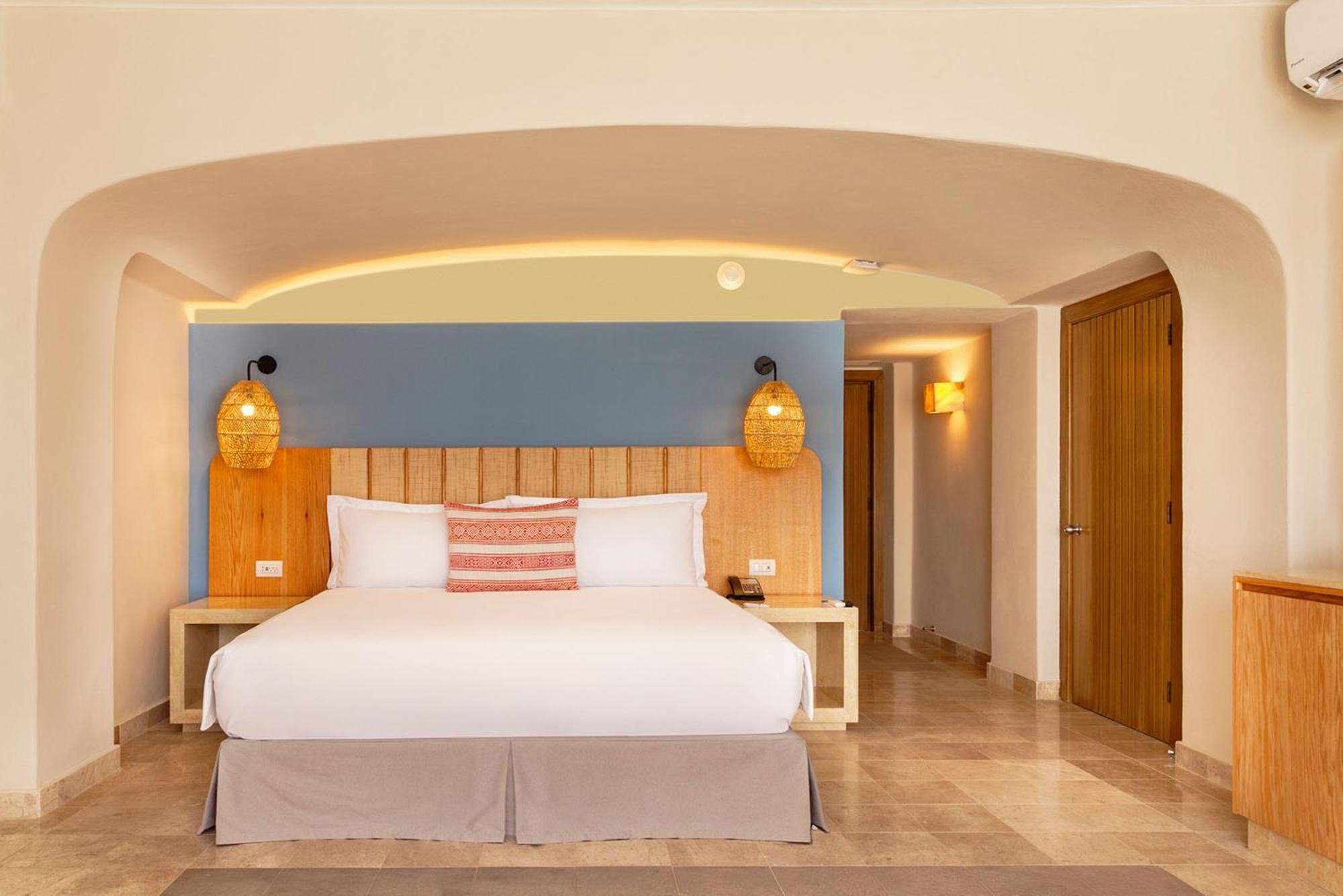Deluxe King Sea View