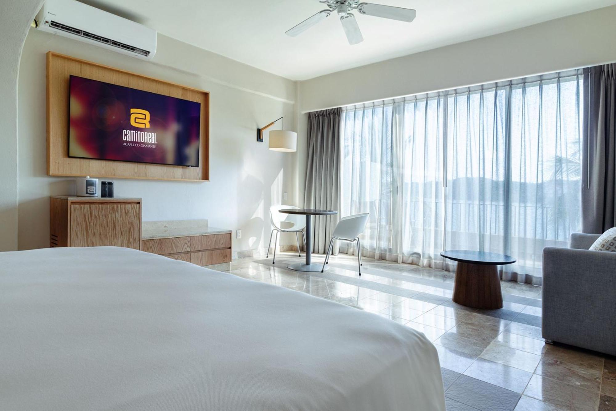 Deluxe King Sea View