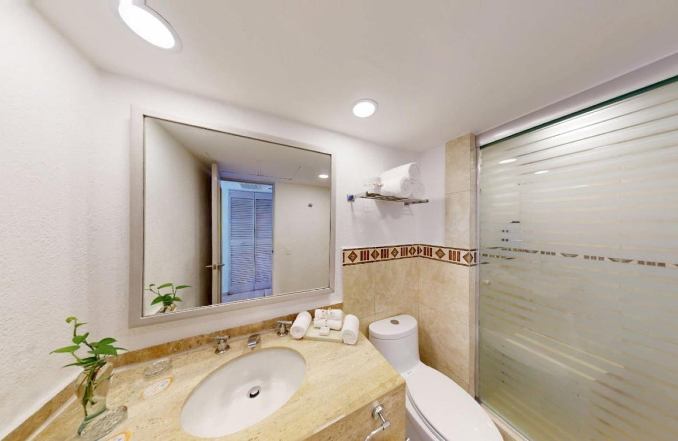 Deluxe Partial Ocean View