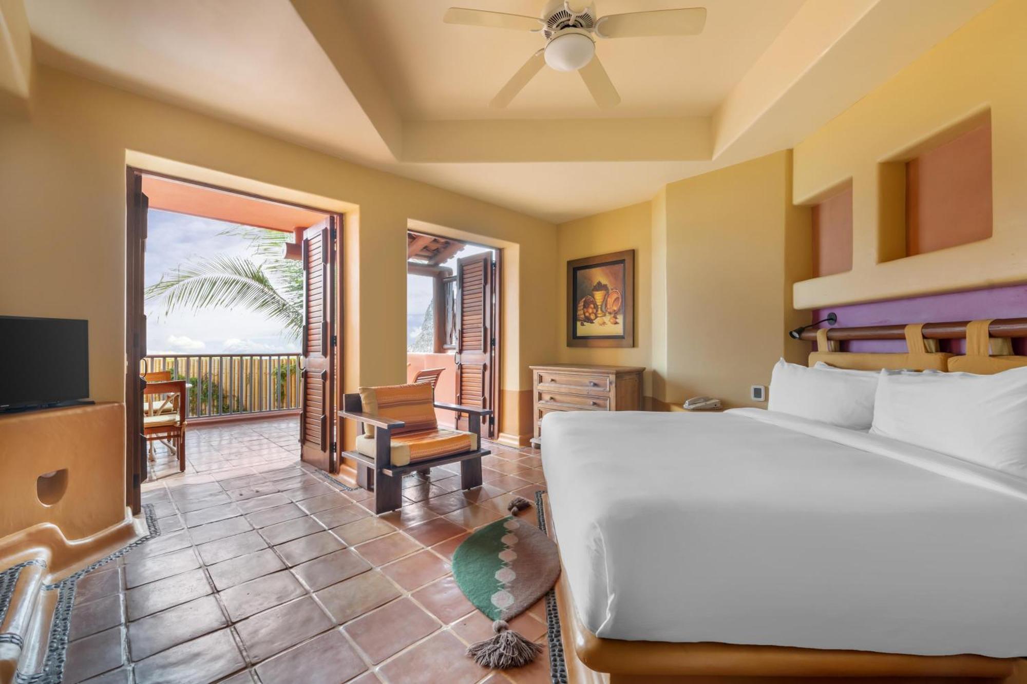 Three-Bedroom Suite Three King Beds Plunge Pool Ocean View,1758426370:JPEG