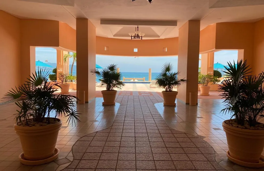 Comfortable Beachfront Apartment In Acapulco-1