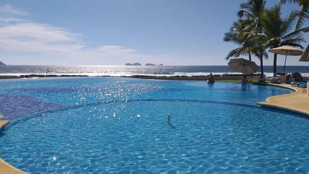 Beautiful Beachfront Home, Infinity Pool On Spectacular Pacific Ocean Bay.-1