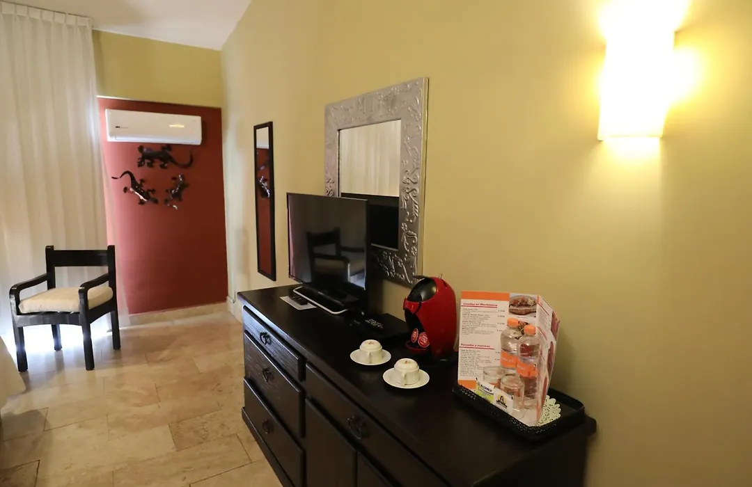 Hotel Montetaxco-1