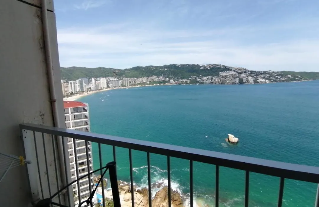 Suite En Torres Gemelas 2301 Sur-1