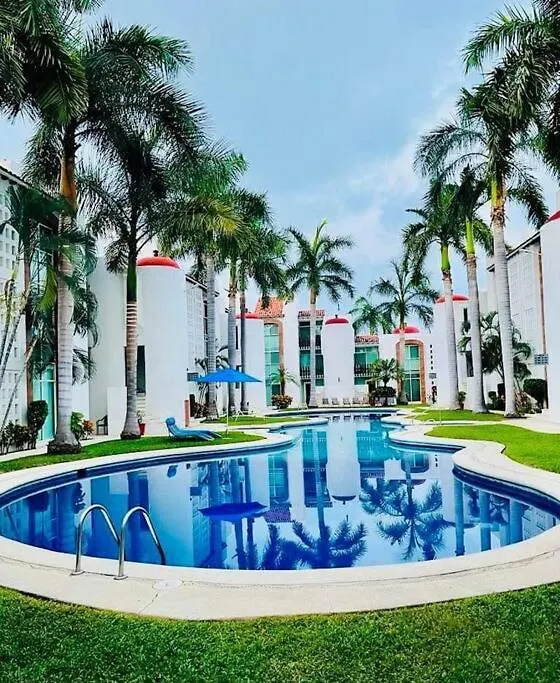 Lovely 3 Bedroom Condo With Pool-1