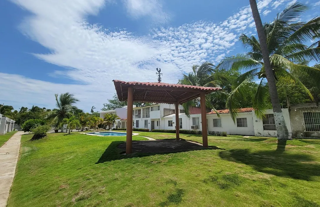 Casa Amarilla-1