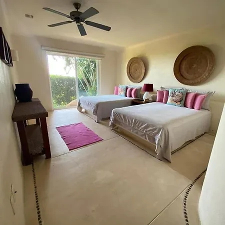 La Chiquita Del Mar-2