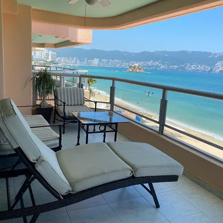 Comfortable Beachfront Apartment In Acapulco-2