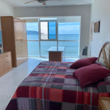 Comfortable Beachfront Apartment In Acapulco-3