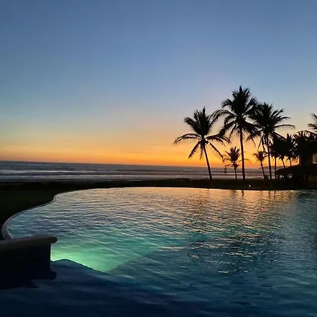 Beautiful Beachfront Home, Infinity Pool On Spectacular Pacific Ocean Bay.-3