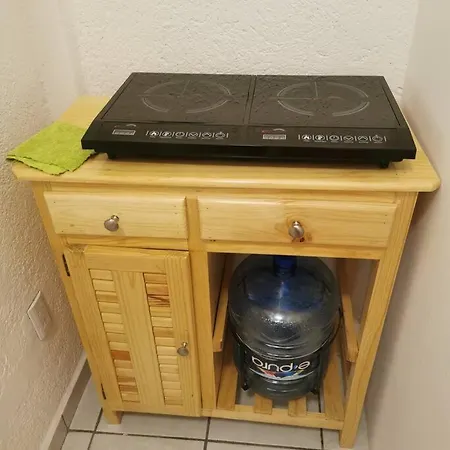 Lovely Studio Apartment With Balcony Ac & Wi-Fi, Minutes From Downtown!-2