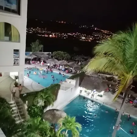 Hermosa Suite Torres Gemelas-2