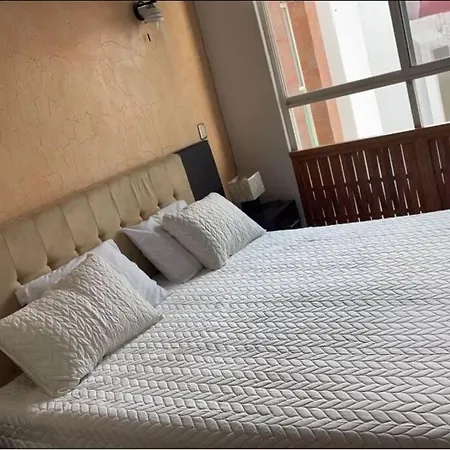 Lovely 3 Bedroom Condo With Pool-3