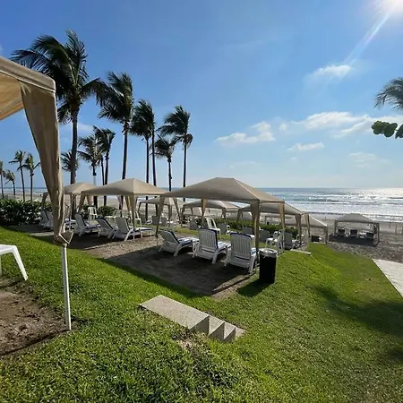 Velera: Impresionante Residencial De Playa-2