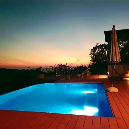 Espectacular Casa Familiar! Con Vista Increible!-3
