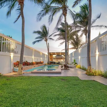 Exclusiva Residencia Frente Al Mar En Acapulco.-2