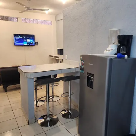 Comfy 2Bedroom Minutes From Downtown & Fast Wi-Fi-3