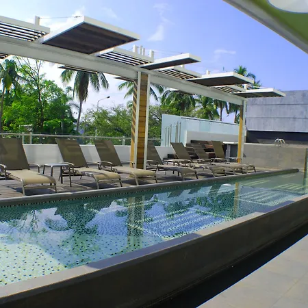 Ramada By Wyndham Acapulco Hotel & Suites-2