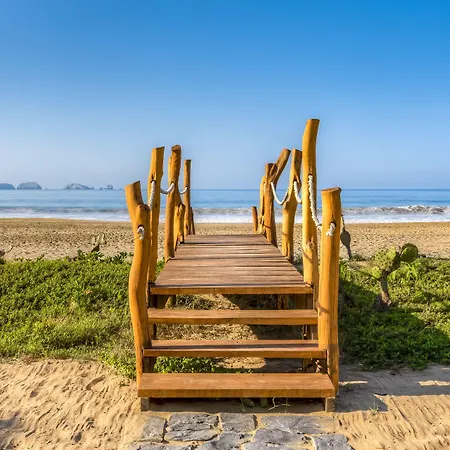 Marea Beachfront Villas-2