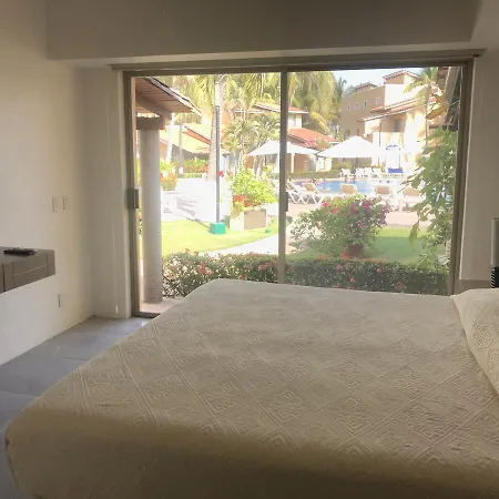 Villa 18 Con Playa 3 Recamaras Dentro De Hotel En Ixtapa-3