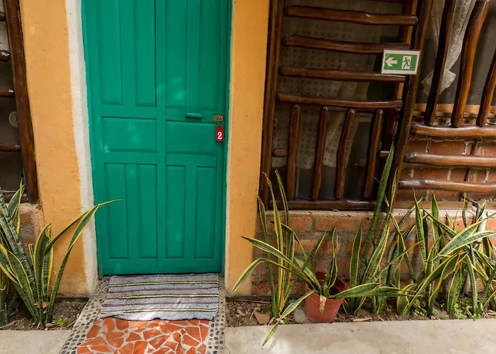 Pet friendly Casa Mexica Bungalows Zihuatanejo