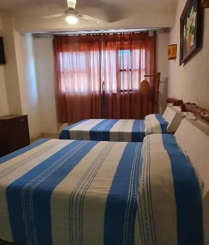 Zihuatanejo Hotels With Pool near Playa las Gatas