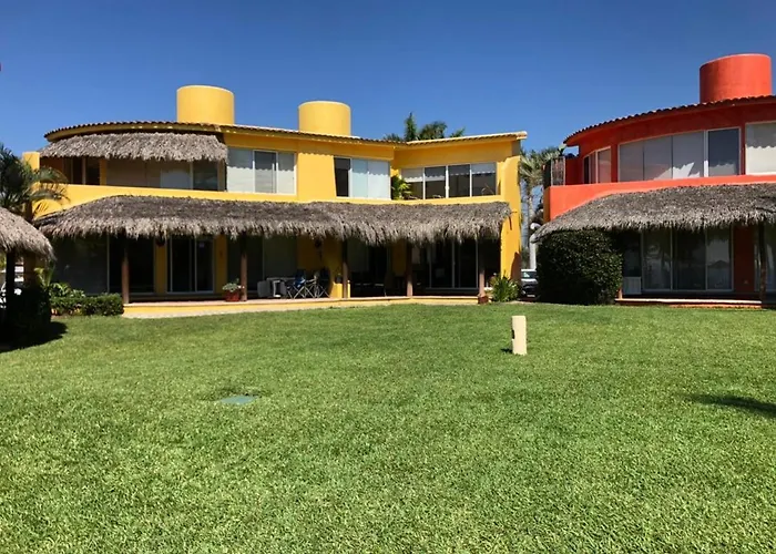 Zihuatanejo Vacation Rentals near Central Park