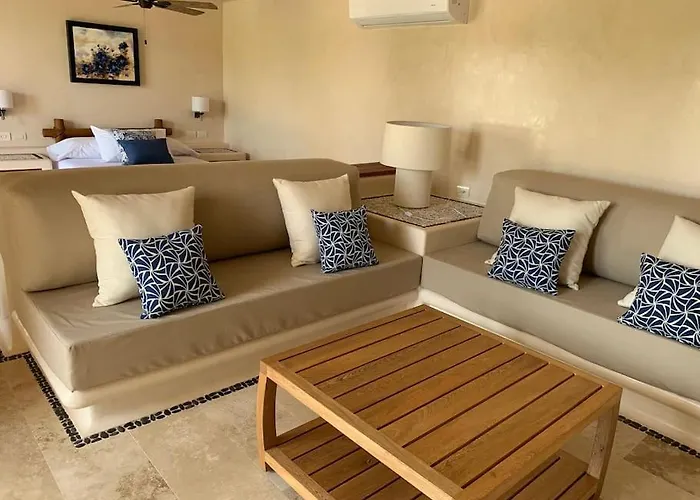 Stunning Beachfront House W/ Private Pool. Zihuatanejo
