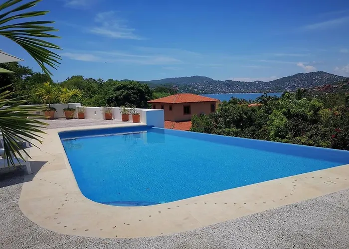 Pet friendly El Tular 2 Bdr Appartment 2 Min Walk From La Ropa Beach Zihuatanejo