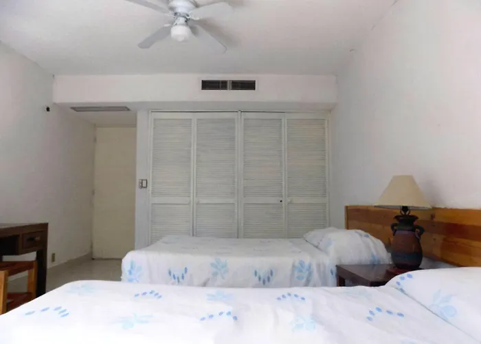 Best Zihuatanejo Hotels For Families With Kids near Delfiniti of Mexico