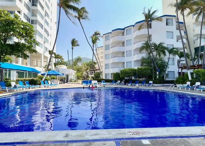 Acapulco hotels near Acapulco Convention Center